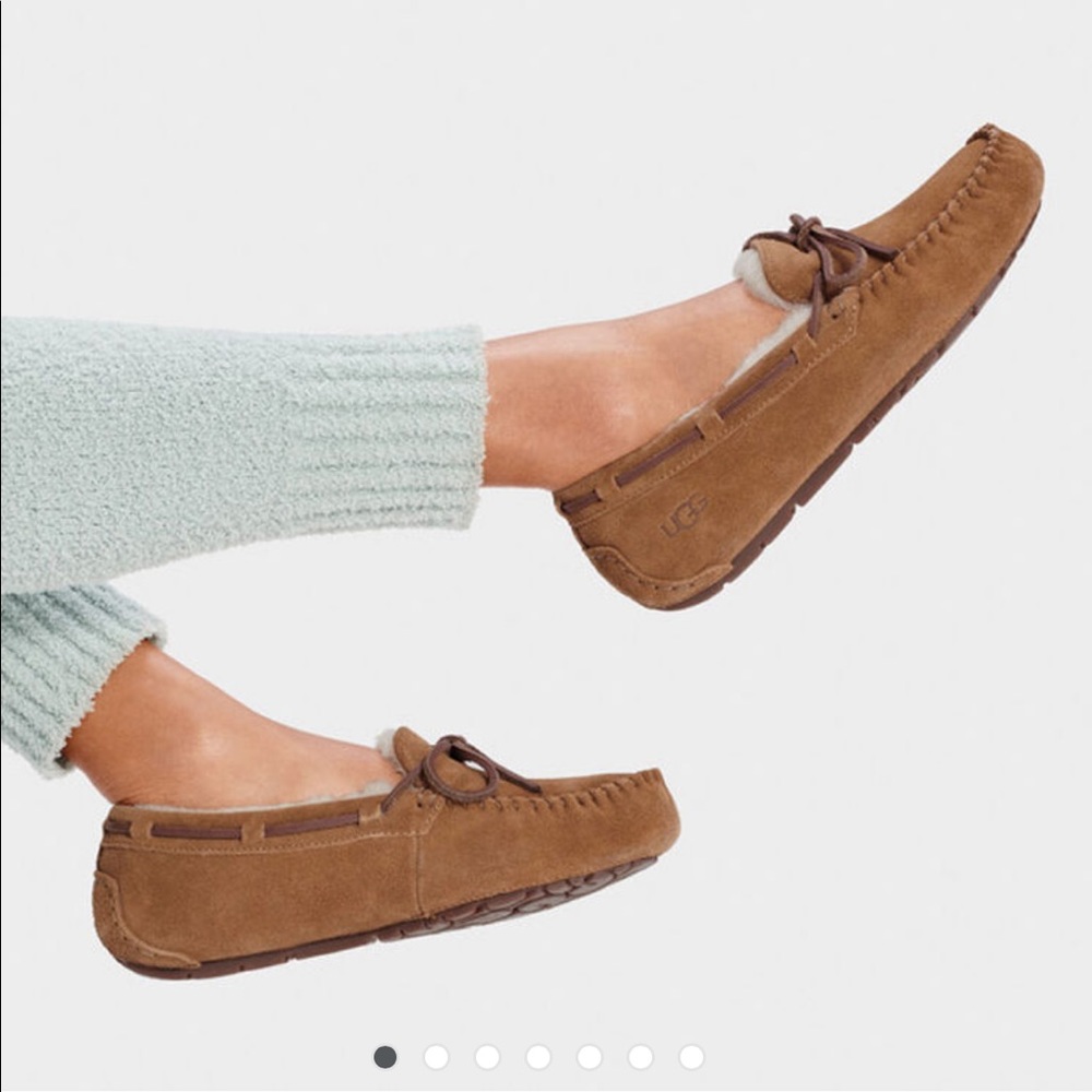 UGG DAKOTA Size 8